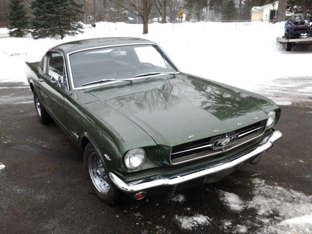 1965 Ford Mustang (Green/Black)