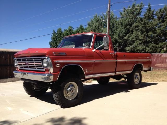 1969 Ford F-250 (Red/Red)