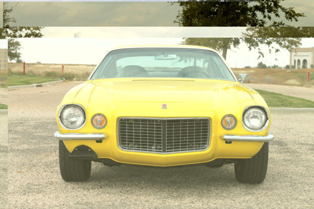 1971 Chevrolet Camaro (Yellow/Tan)