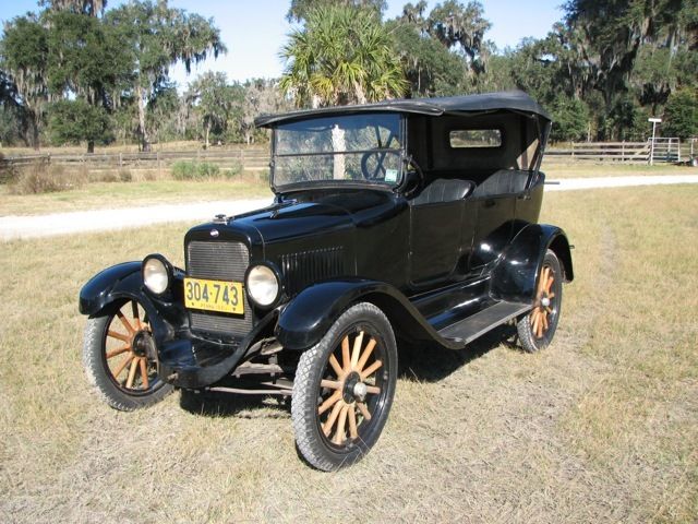 1921 Willys Touring Car (Black/Black)
