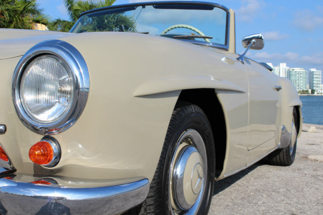 1960 Mercedes-Benz SL-Class (Beige Gray (Beigegrau) DB181/Blue)