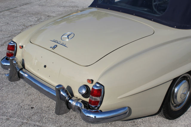 1960 Mercedes-Benz SL-Class (Beige Gray (Beigegrau) DB181/Blue)