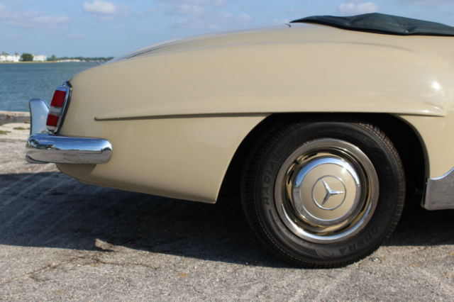 1960 Mercedes-Benz SL-Class (Beige Gray (Beigegrau) DB181/Blue)