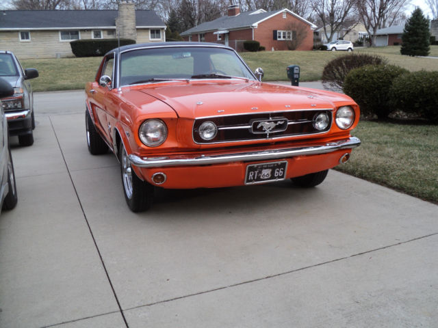 1964 Ford Mustang (Orange/Black)