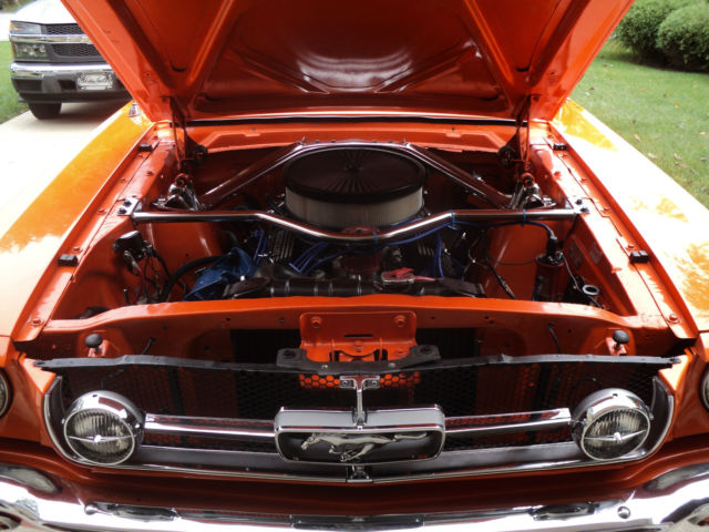 1964 Ford Mustang (Orange/Black)