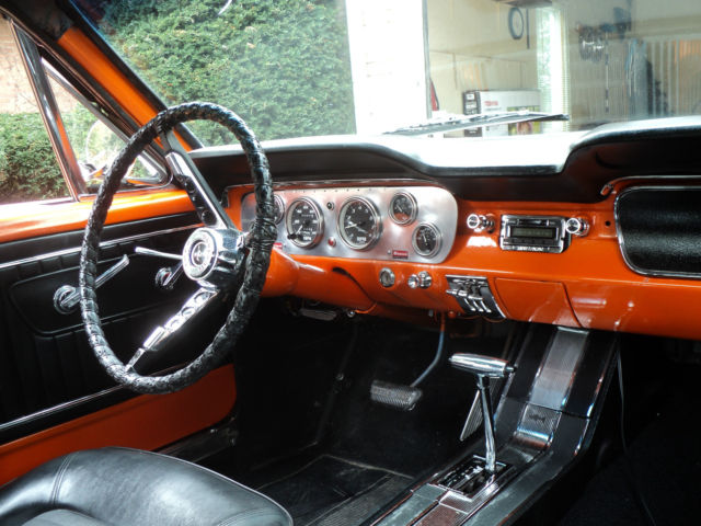 1964 Ford Mustang (Orange/Black)