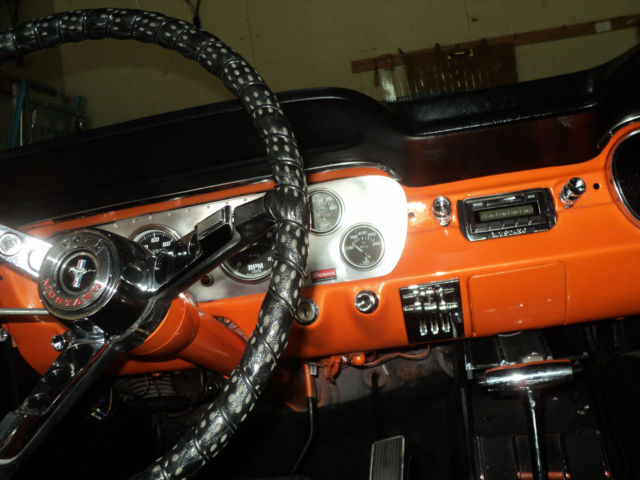 1964 Ford Mustang (Orange/Black)