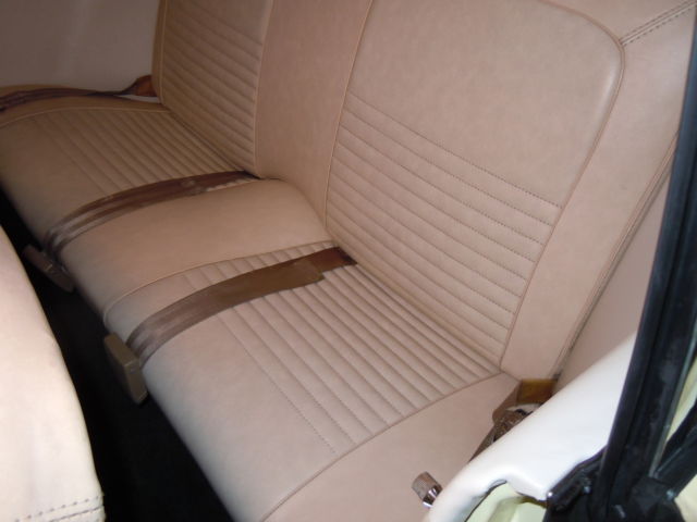 1967 Ford Mustang (Springtime Yellow/Parchment)