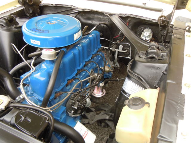 1967 Ford Mustang (Springtime Yellow/Parchment)