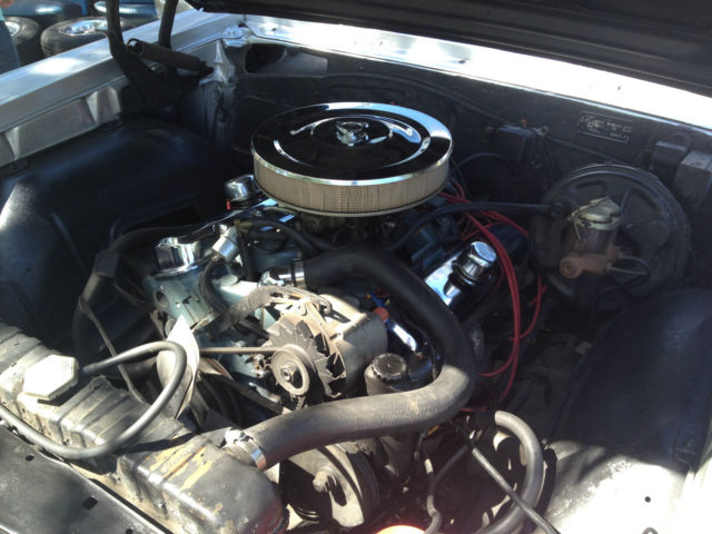 1967 Pontiac GTO (Silver/Blue)