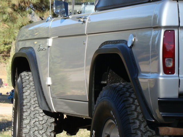 1969 Ford Bronco (Silver/Black)