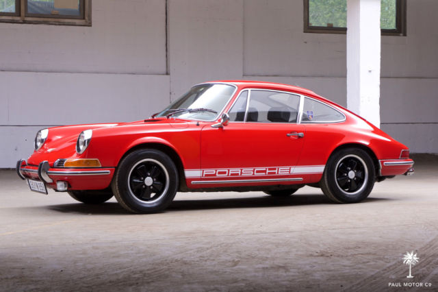 1970 Porsche 911 (Red/Black)