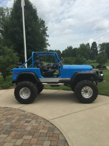1977 Jeep CJ (Blue/Black)