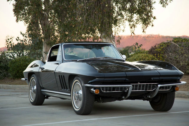 1965 Chevrolet Corvette (Black/Black)