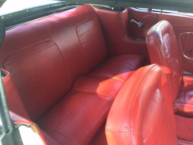 1965 Ford Mustang (White/Red)