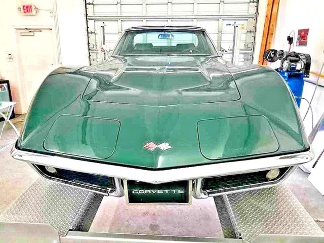 1969 Chevrolet Corvette (Phaton Green/Green)