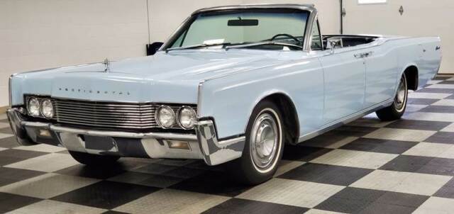 1967 Lincoln Continental (Blue/Blue)