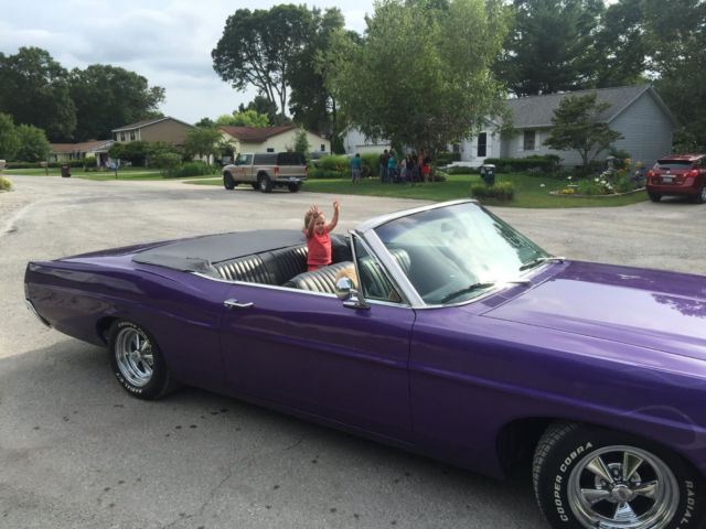 1968 Ford Galaxie (Purple/Black)