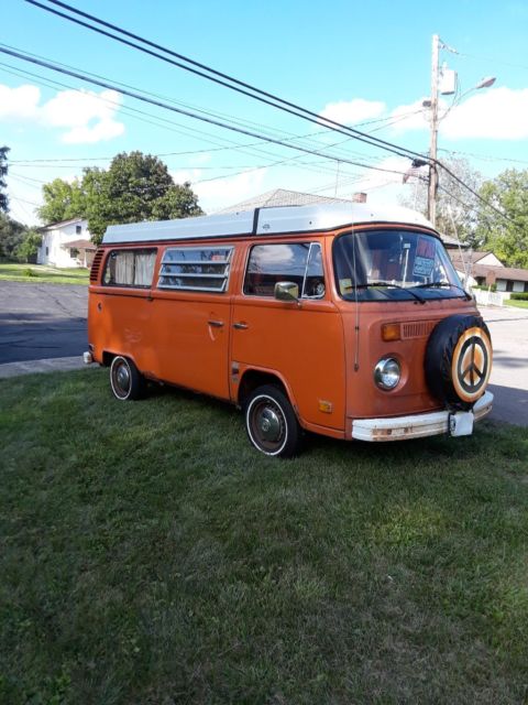 1975 Volkswagen Bus/Vanagon (Orange/Orange plaid)