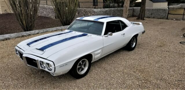 1969 Pontiac Firebird (White/Blue)