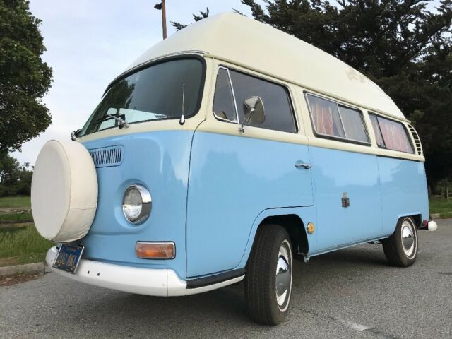 1969 Volkswagen Bus/Vanagon (Blue/Tan)