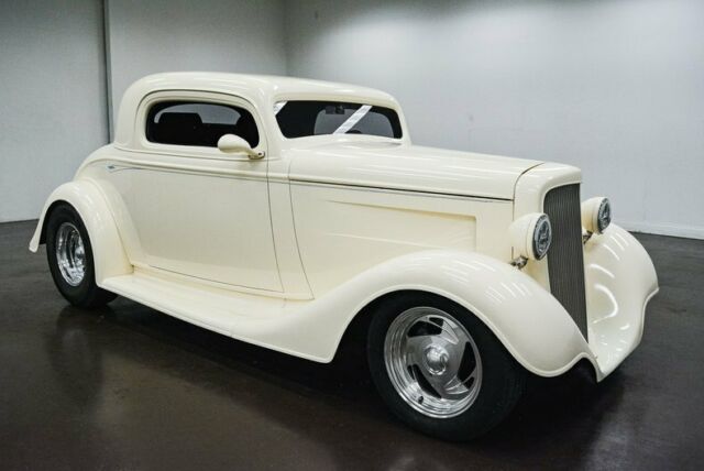 1934 Chevrolet Coupe (White/Purple)