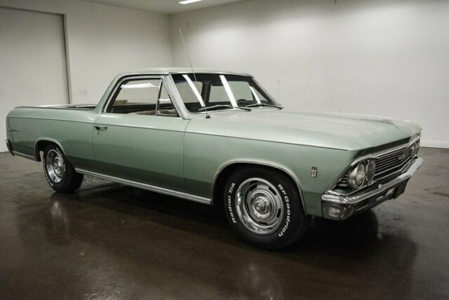 1966 Chevrolet El Camino (Green/cream / beige)