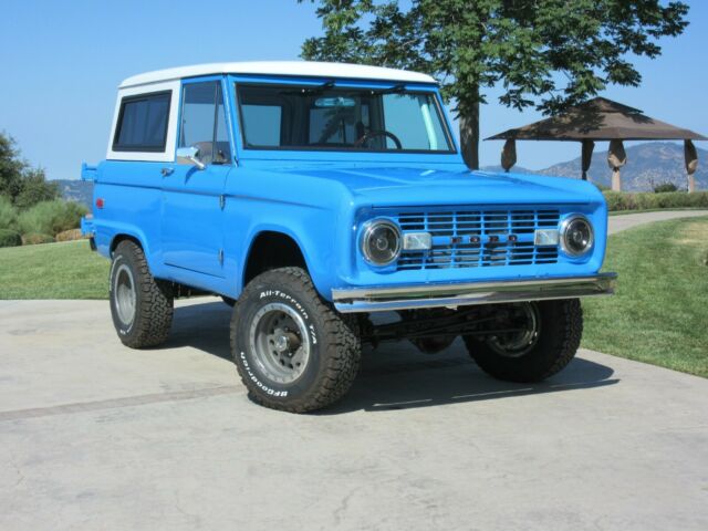1972 Ford Bronco (Grabber Blue/Tan "Ranger" Interior)