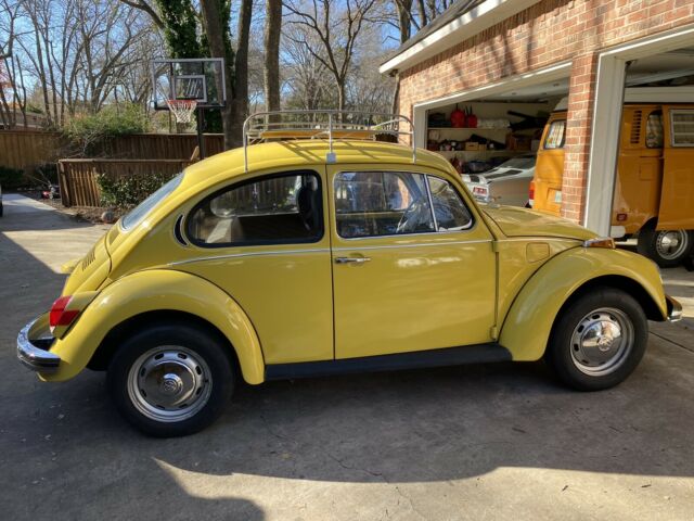 1972 Volkswagen Beetle (Pre-1980) (Yellow/Black)
