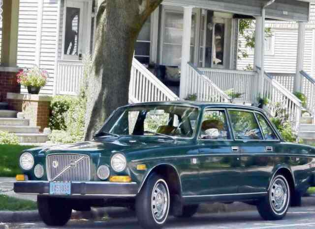 1974 Volvo 164 (Green/Brown)