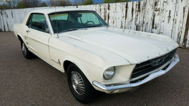 1967 Ford Mustang (White/Blue)