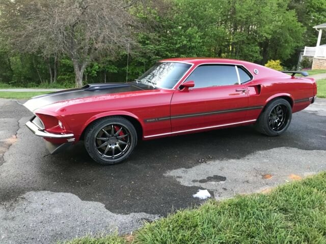 1969 Ford Mustang Mach 1 (Red/Gray)