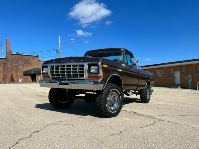 1979 Ford F-250 (Green/Brown)