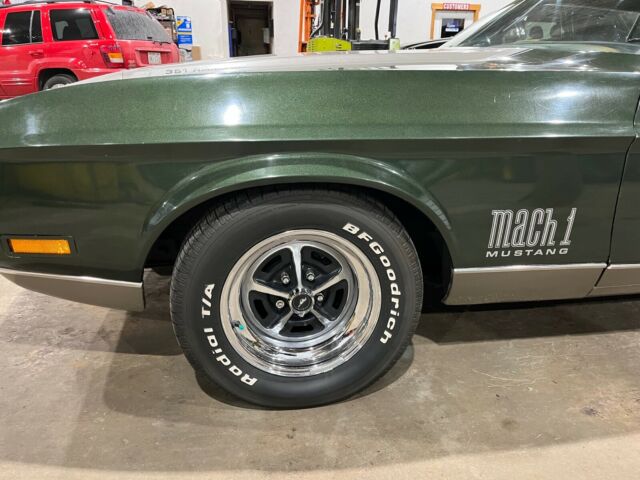 1971 Ford Mustang Mach 1 (Green/Black)