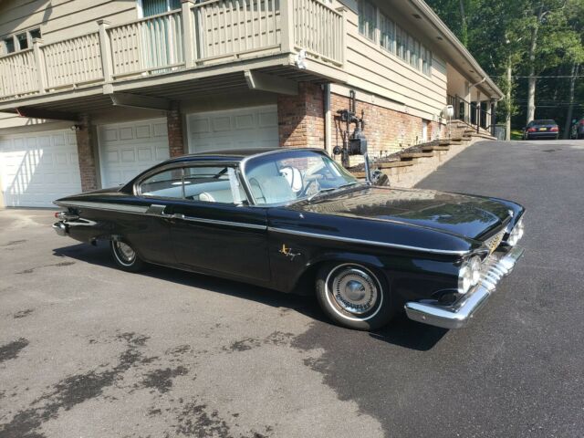 Seller Of Classic Cars 1961 Plymouth Fury Silver Maroon